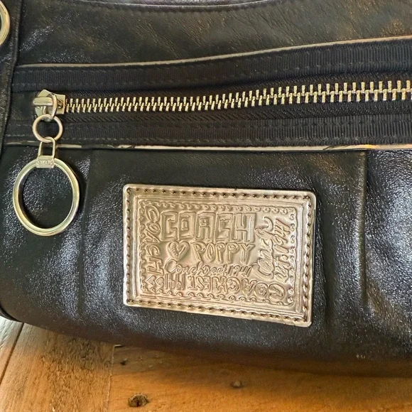 Coach Poppy Bag Black Leather Crossbody or Wear as Handbag. Great Condition! - Picture 4 of 12